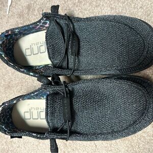 Hey Dude Size 9